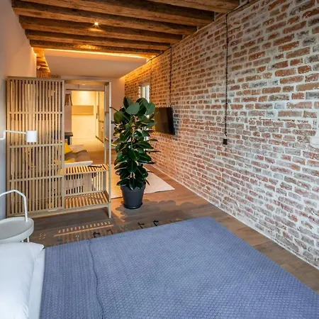 Inshiapartments On Rynok Square 18 *