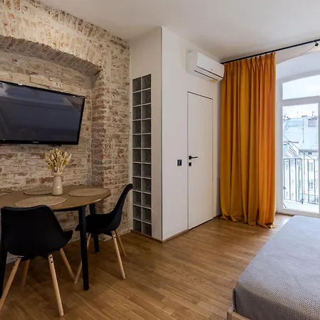 Inshiapartments On Rynok Square 18