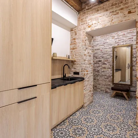 Inshiapartments On Rynok Square 18 *