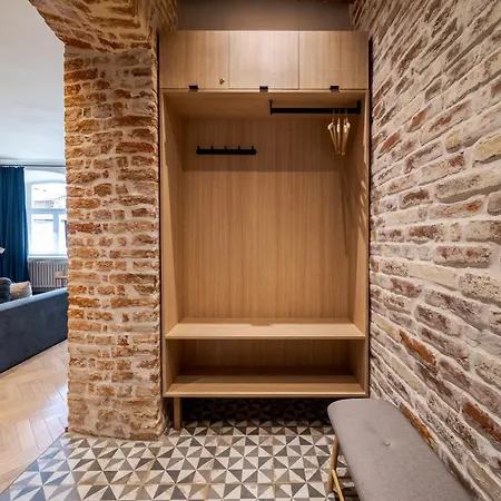 Inshiapartments On Rynok Square 18
